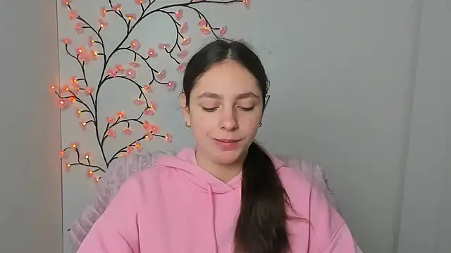 KissMeJulia online show from 03-13-26, 06:18