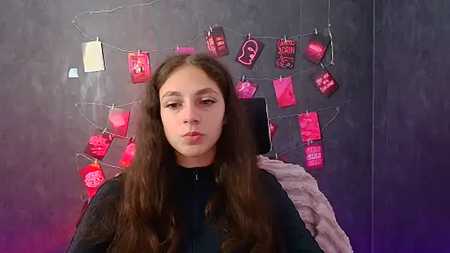 KissMeJulia online show from 07-24-26, 05:47