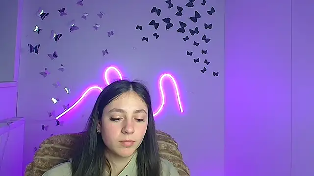 KissMeJulia online show from 04-18-26, 07:07