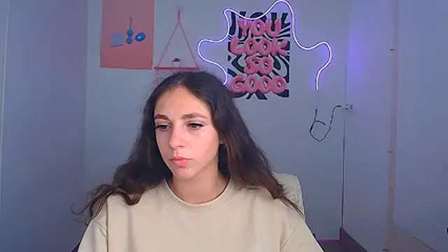 KissMeJulia online show from 07-13-26, 11:20