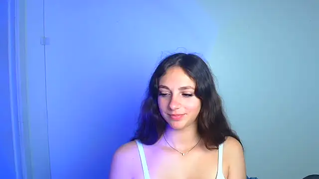 KissMeJulia online show from 07-17-26, 05:48