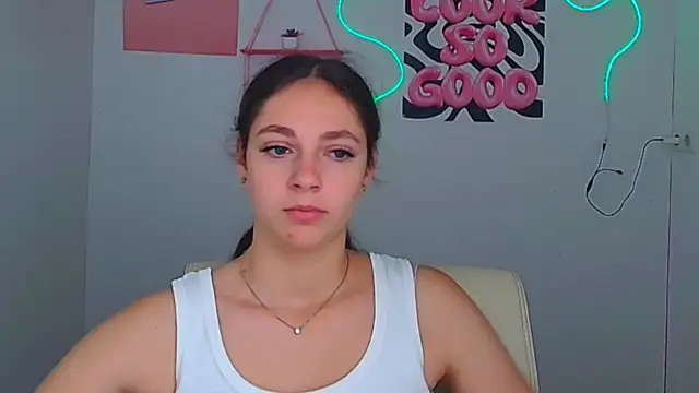 KissMeJulia online show from 07-18-26, 05:38