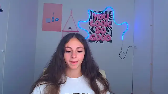 KissMeJulia online show from 07-10-26, 11:21