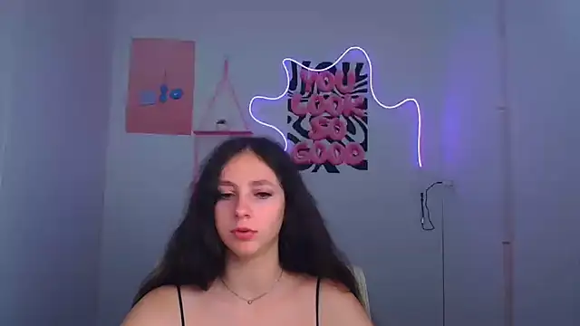 KissMeJulia online show from 06-27-26, 05:35