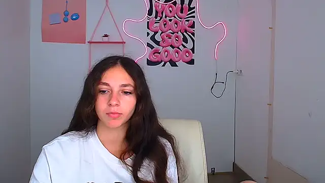 KissMeJulia online show from 08-04-26, 05:34