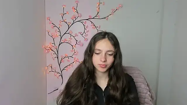 KissMeJulia online show from 05-03-26, 05:23