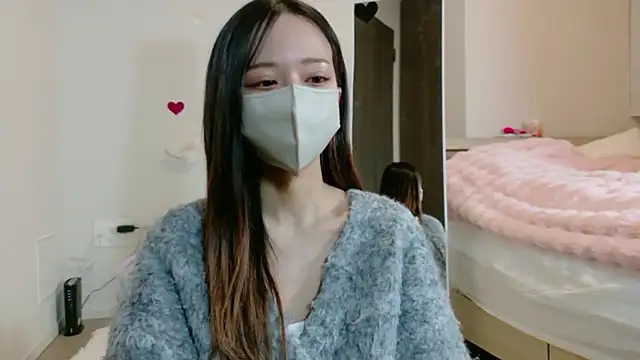 Snapshot of maichan_v chatting on 02-25-26, 01:22 maichan v online show from 02-25-26, 01:22