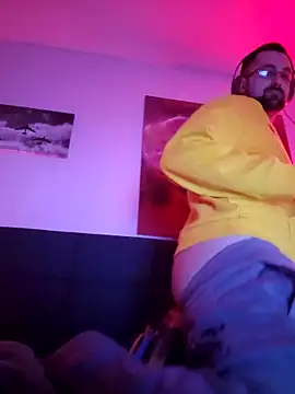 Snapshot of LargeLith chatting on 02-26-26, 12:32 LargeLith online show from 02-26-26, 12:32