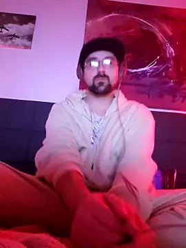 Snapshot of LargeLith chatting on 02-22-26, 12:24 LargeLith online show from 02-22-26, 12:24