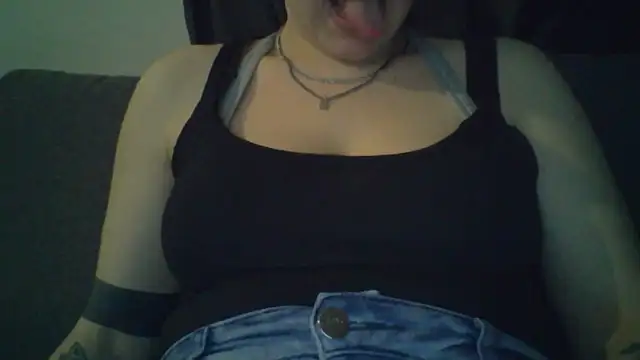 Snapshot of Geileboef28 chatting on 02-21-26, 06:54 Geileboef28 online show from 02-21-26, 06:54