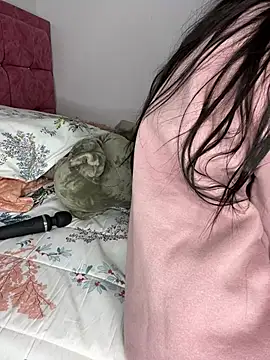 Snapshot of Sofia-squir chatting on 02-21-26, 06:59 Sofia-squir online show from 02-21-26, 06:59