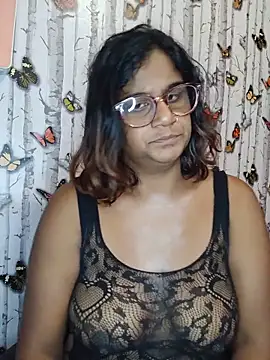 indianstrawberrylips4u online show from 06-30-26, 05:18