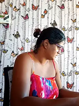 indianstrawberrylips4u online show from 05-04-26, 06:17