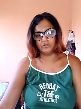 indianstrawberrylips4u online show from 04-18-26, 06:05