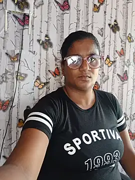 indianstrawberrylips4u online show from 05-20-26, 10:01