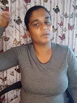 indianstrawberrylips4u online show from 05-19-26, 01:29