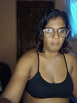indianstrawberrylips4u online show from 06-19-26, 06:08