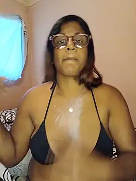 indianstrawberrylips4u online show from 06-11-26, 06:21