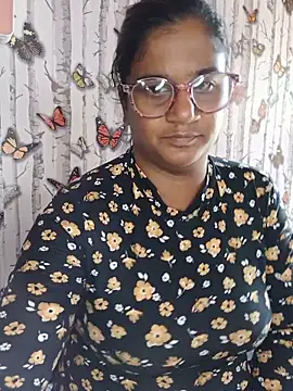 indianstrawberrylips4u online show from 05-27-26, 11:50