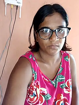 indianstrawberrylips4u online show from 03-06-26, 05:13