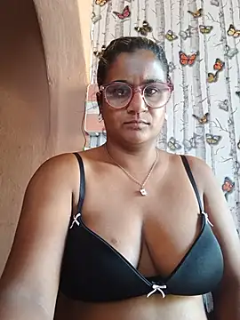 indianstrawberrylips4u online show from 07-17-26, 11:07