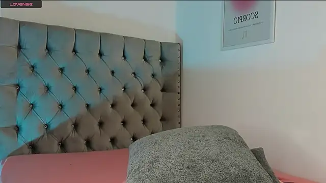 eva cutee  online show from 04-25-26, 01:19