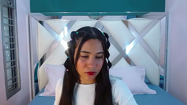 Snapshot of Kate_Hewson chatting on 02-25-26, 12:38 Kate Hewson online show from 02-25-26, 12:38