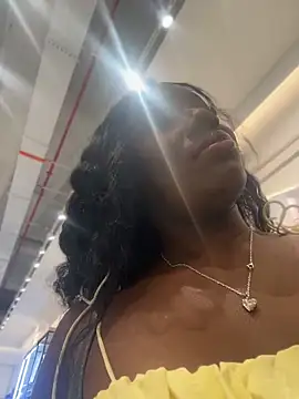 Snapshot of ZarahFerreira chatting on 05-31-26, 12:38 ZarahFerreira online show from 05-31-26, 12:38