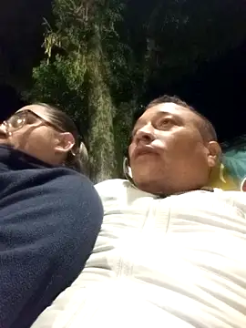 Snapshot of pareja_latina2214 chatting on 03-25-26, 02:23 pareja latina2214 online show from 03-25-26, 02:23