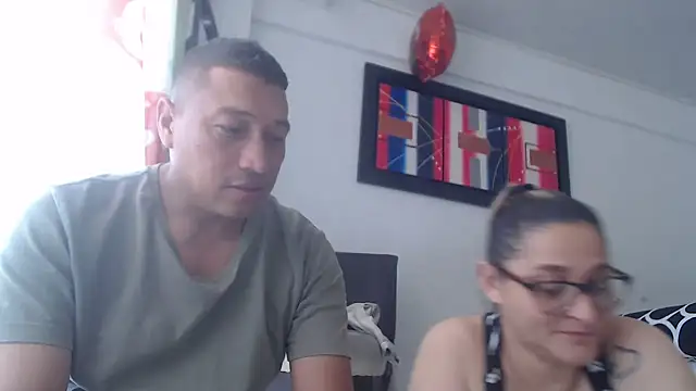 Snapshot of pareja_latina2214 chatting on 02-27-26, 03:45 pareja latina2214 online show from 02-27-26, 03:45