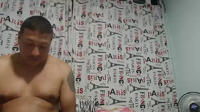 Snapshot of pareja_latina2214 chatting on 04-08-26, 02:46 pareja latina2214 online show from 04-08-26, 02:46