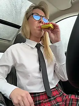 LisaMurr online show from 02-22-26, 12:18