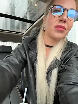 LisaMurr online show from 04-03-26, 01:28