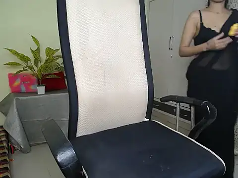 Snapshot of Air_Beauty chatting on 02-28-26, 04:28 Air Beauty online show from 02-28-26, 04:28