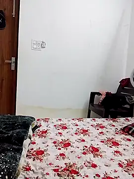 Snapshot of cute_girl_29 chatting on 03-12-26, 01:04 cute girl 29 online show from 03-12-26, 01:04