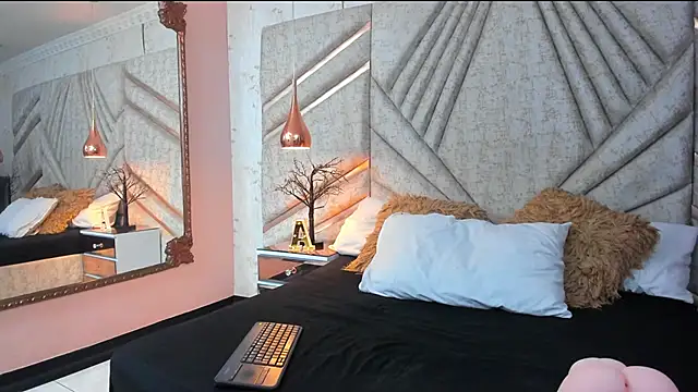 Snapshot of LuckySammer chatting on 02-22-26, 12:07 LuckySammer online show from 02-22-26, 12:07