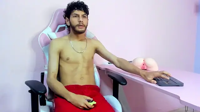 Snapshot of LuckySammer chatting on 02-23-26, 12:06 LuckySammer online show from 02-23-26, 12:06