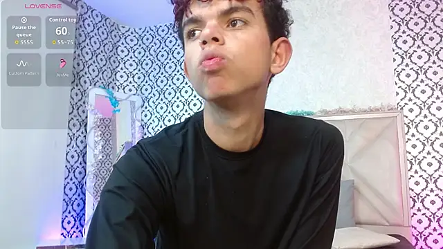 Snapshot of keahi_tay chatting on 02-23-26, 01:44 keahi tay online show from 02-23-26, 01:44