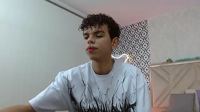 Snapshot of keahi_tay chatting on 03-01-26, 11:43 keahi tay online show from 03-01-26, 11:43