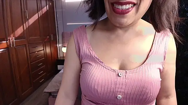 Snapshot of MoriahStorm chatting on 06-02-26, 12:38 MoriahStorm online show from 06-02-26, 12:38