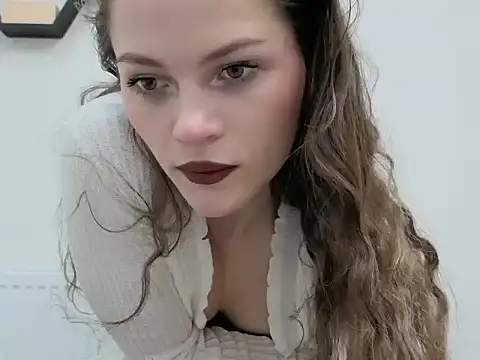 Avelinehowo uwu online show from 03-28-26, 01:45