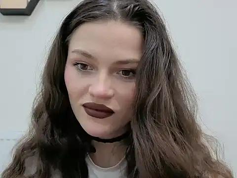 Avelinehowo uwu online show from 04-04-26, 01:50