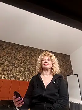 LaireeFelini online show from 02-18-26, 07:54