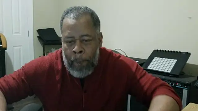 Cleozevo1961 online show from 04-21-26, 12:01