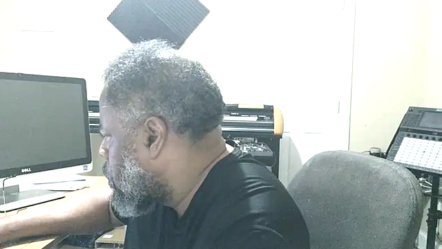 Cleozevo1961 online show from 05-20-26, 11:29