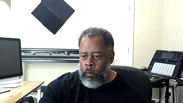 Cleozevo1961 online show from 05-19-26, 07:54