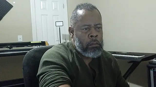 Cleozevo1961 online show from 03-25-26, 03:39