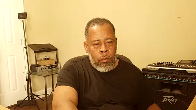 Cleozevo1961 online show from 04-11-26, 06:00