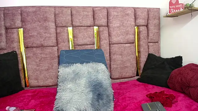 SKARLET KOVA online show from 04-14-26, 12:10