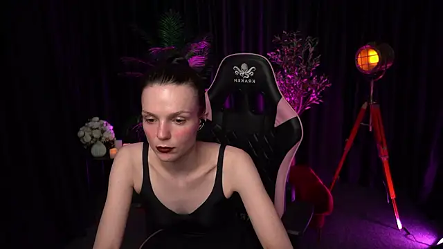 Wild Alice me online show from 02-18-26, 04:47